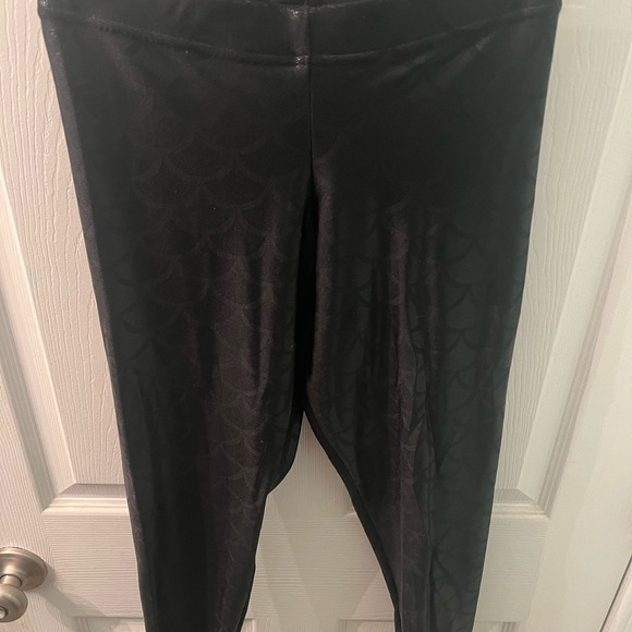 Blackmilk Midnight Mermaid Leggings - Picture 2 of 8